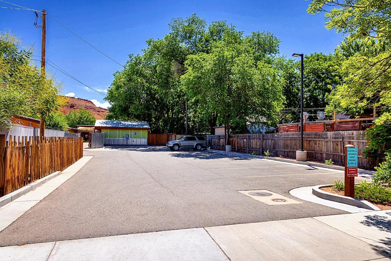 Downtown Kokopelli West 4 - Newly Remodeled Stylish Studio Moab Bagian luar foto